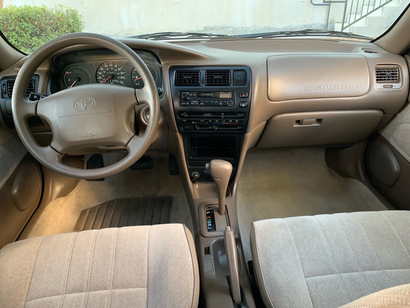 Toyota-Corolla-1996-Sedan-15