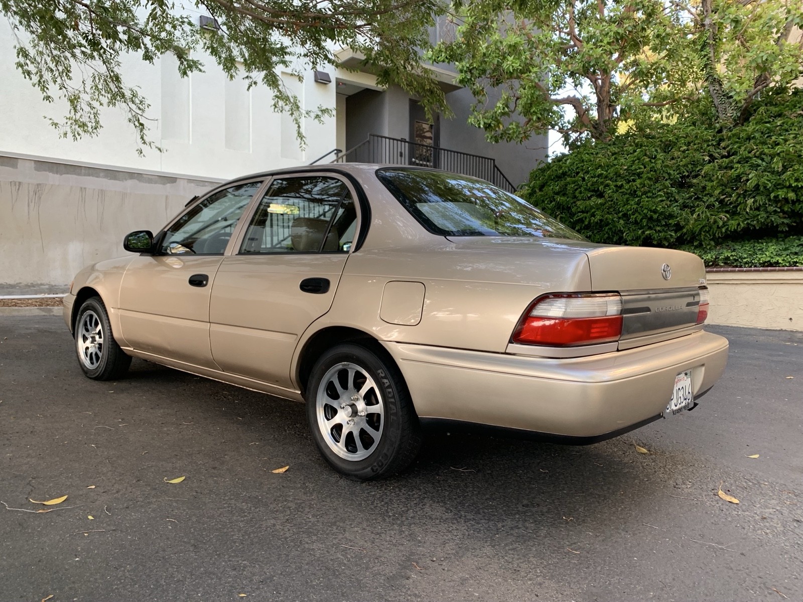 Toyota-Corolla-1996-Sedan-3