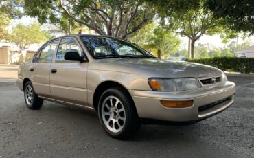 Toyota-Corolla-1996-Sedan