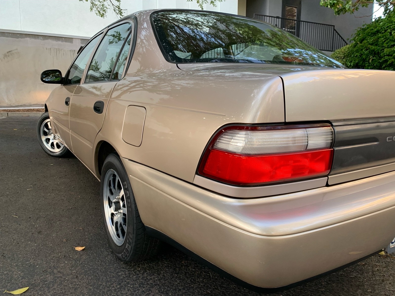 Toyota-Corolla-1996-Sedan-8