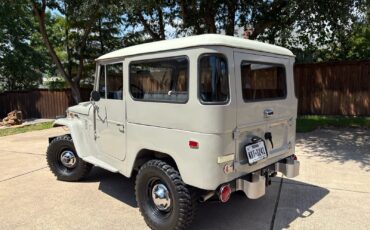 Toyota-FJ-Cruiser-1972-4