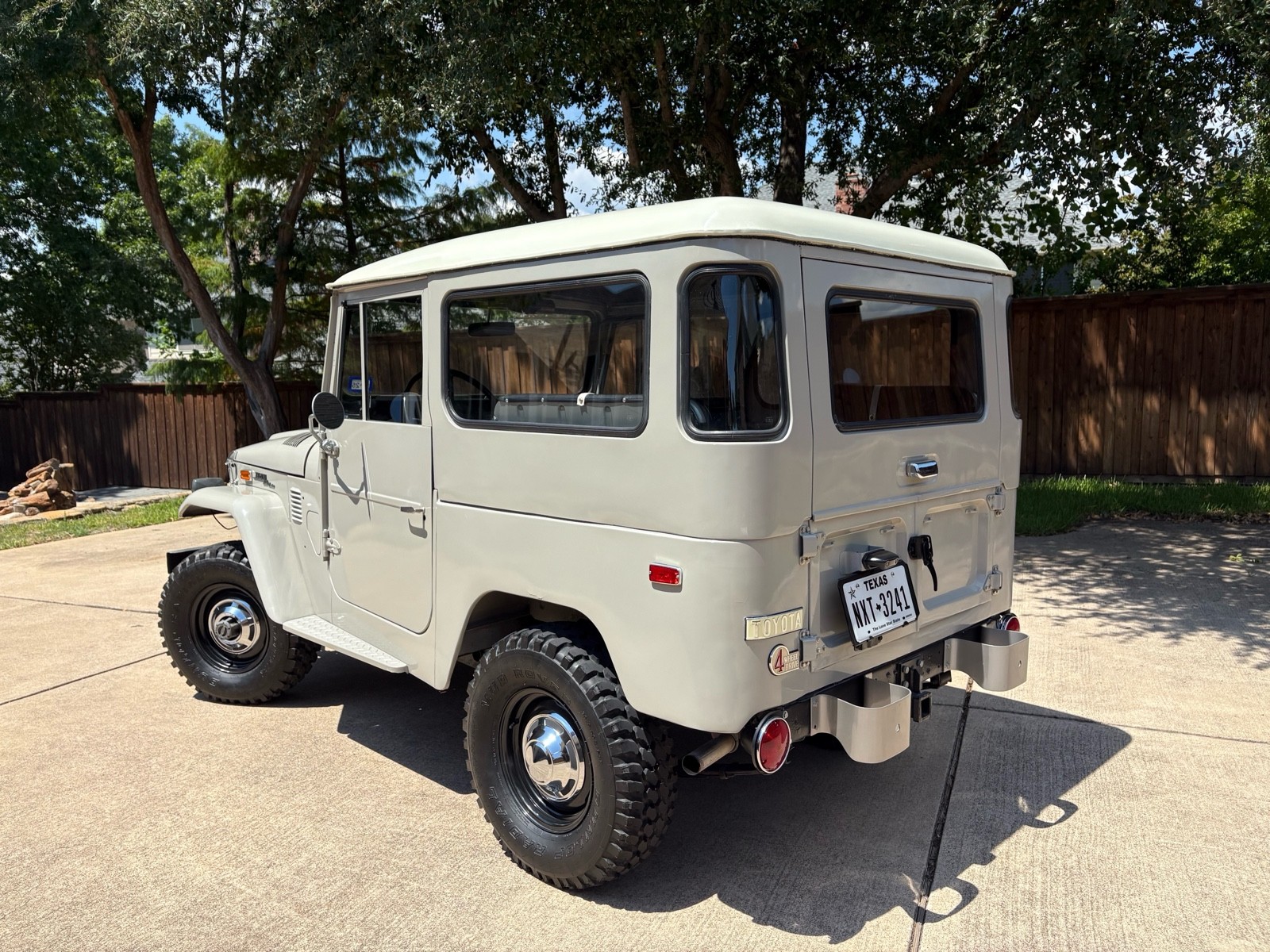 Toyota-FJ-Cruiser-1972-4