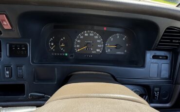 Toyota-HIACE-1995-Minivan-20