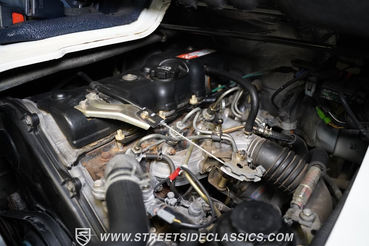 Toyota-HiAce-1988-Pickup-Truck-3