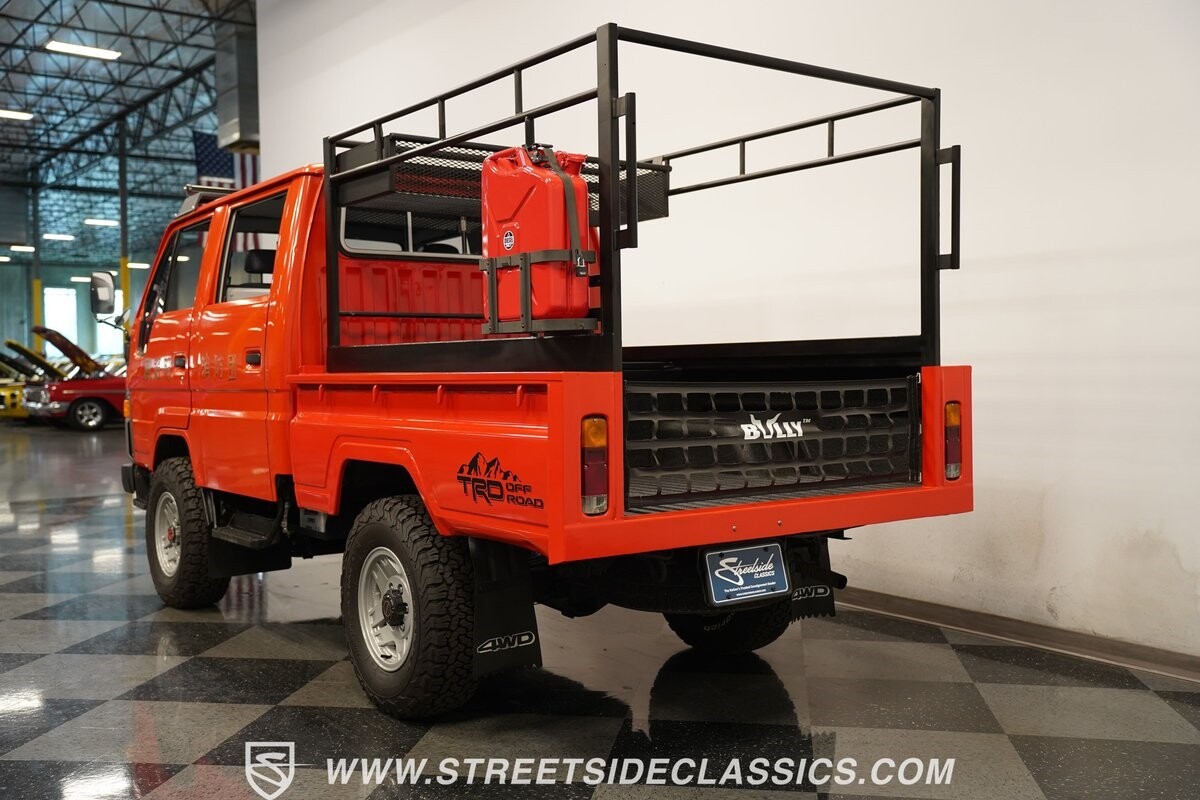 Toyota-HiAce-1988-Pickup-Truck-7