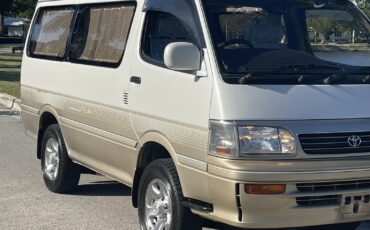 Toyota-Hiace-1994-Minivan-2