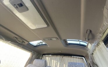 Toyota-Hiace-1994-Minivan-33
