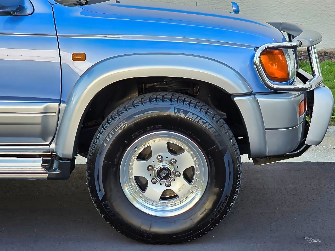 Toyota-Hilux-Surf-1996-SUV-10
