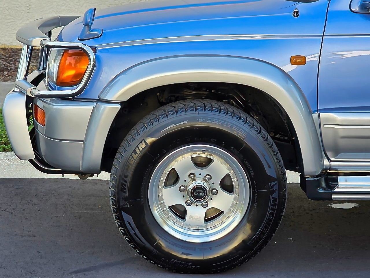 Toyota-Hilux-Surf-1996-SUV-11