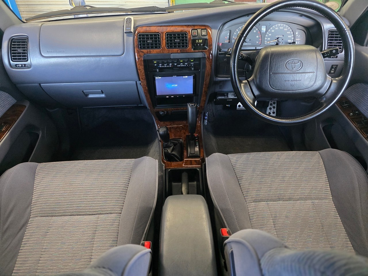 Toyota-Hilux-Surf-1996-SUV-23