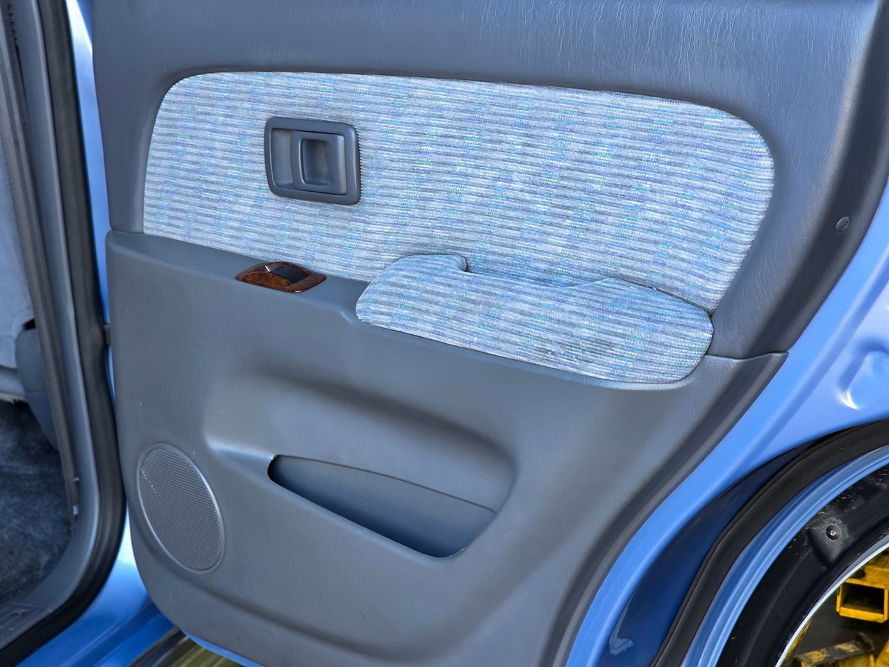 Toyota-Hilux-Surf-1996-SUV-31