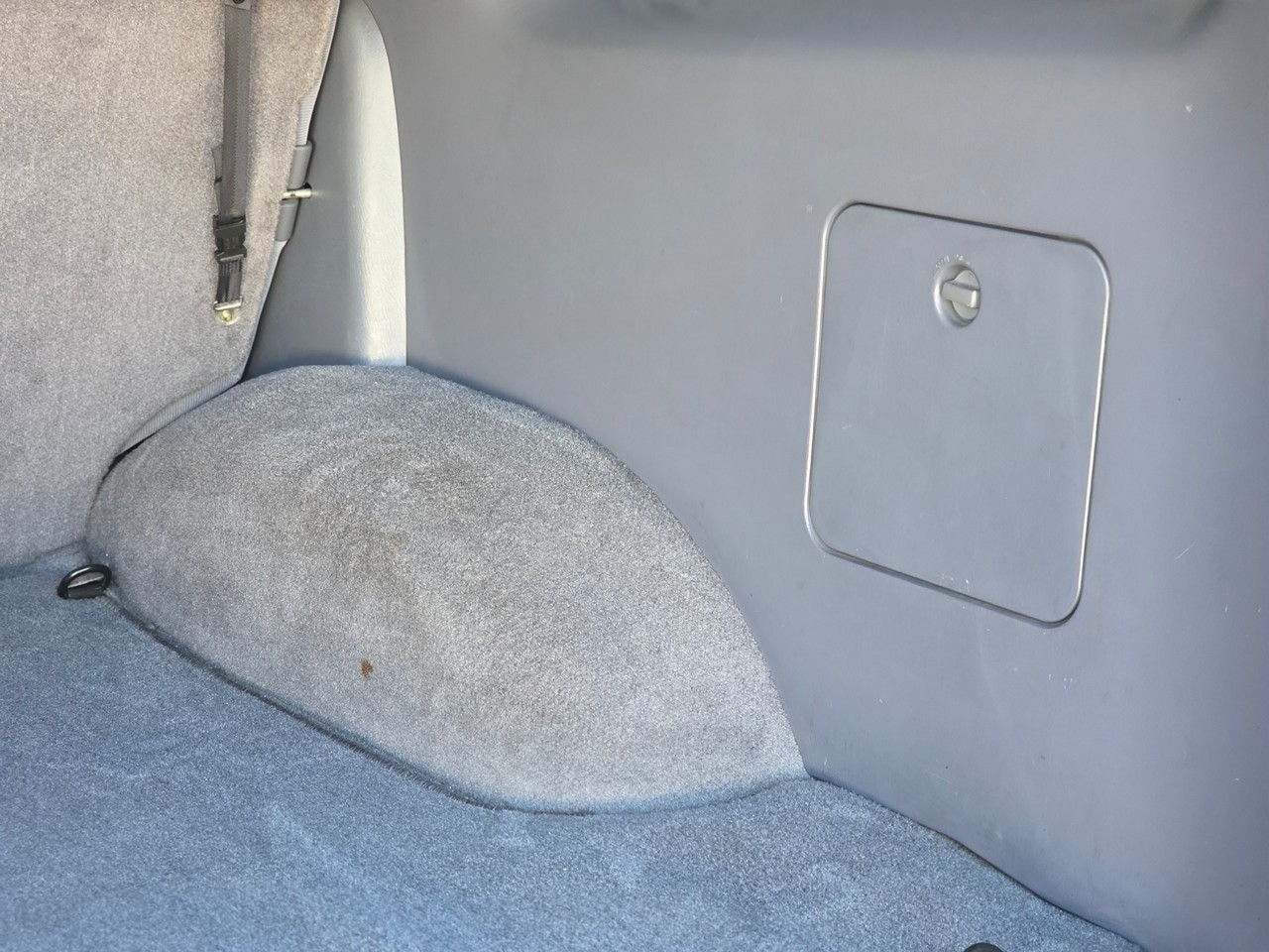 Toyota-Hilux-Surf-1996-SUV-36