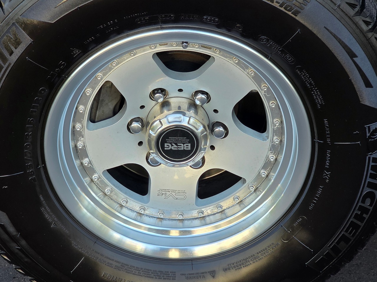 Toyota-Hilux-Surf-1996-SUV-37