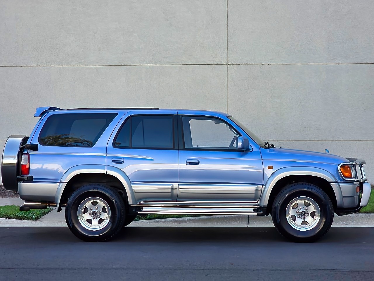 Toyota-Hilux-Surf-1996-SUV-6