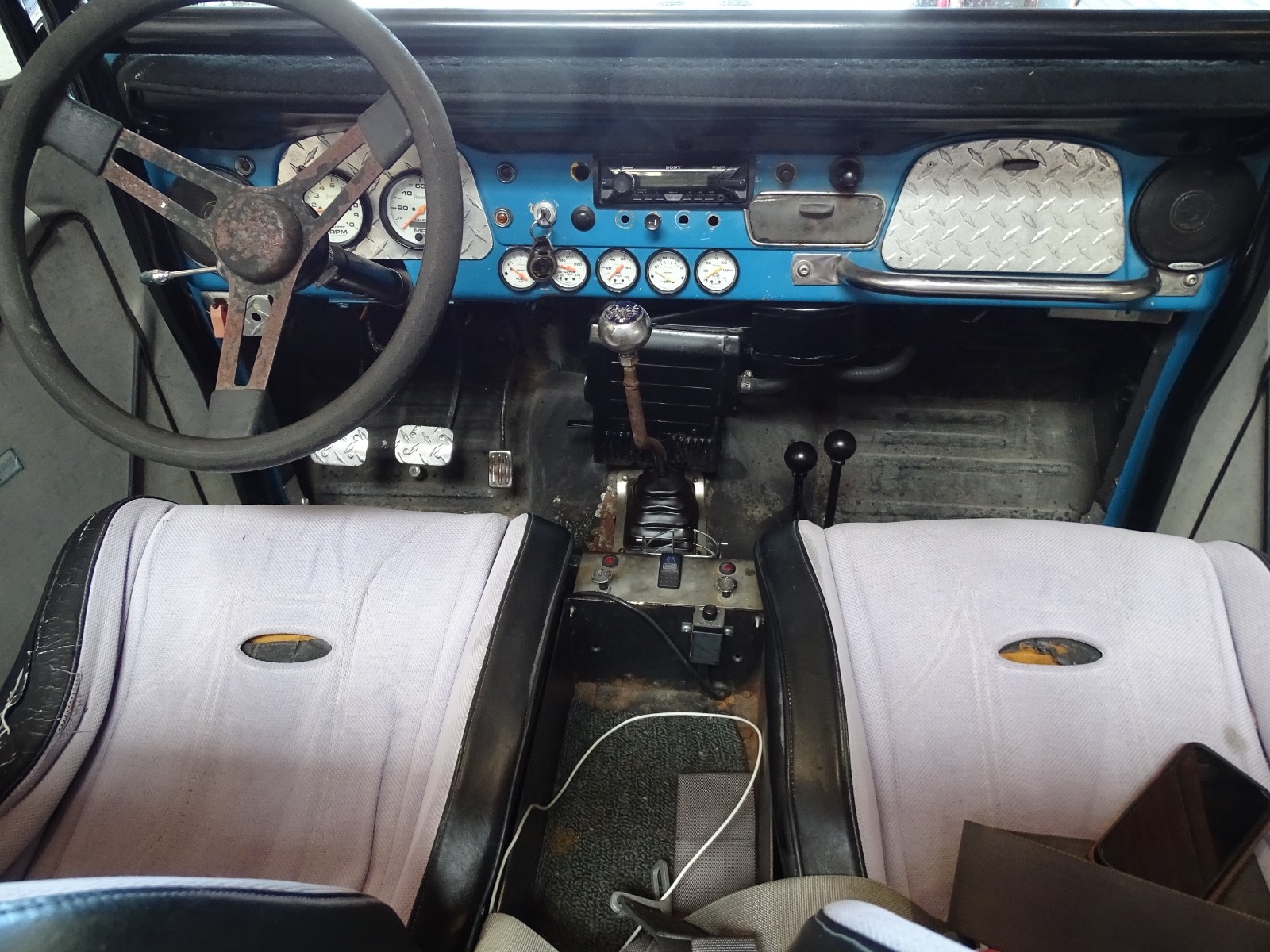 Toyota-Land-Cruiser-1968-14