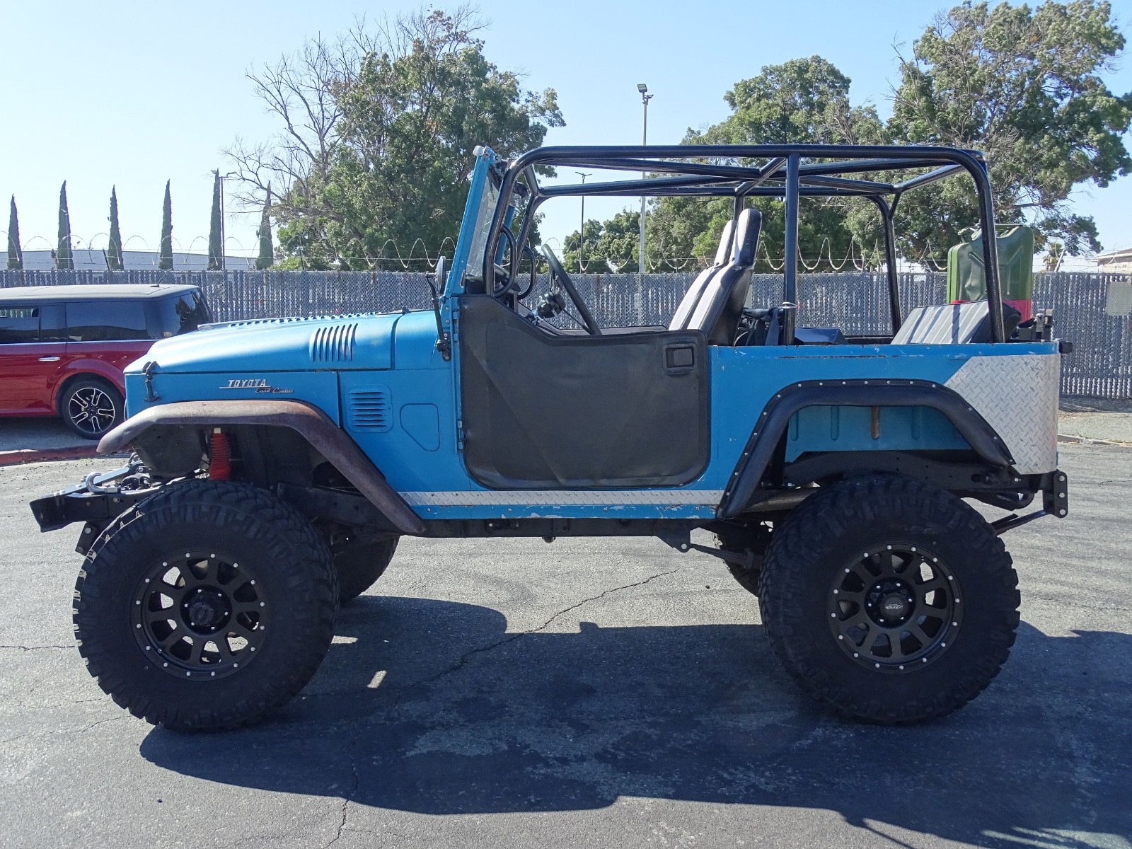 Toyota-Land-Cruiser-1968-4
