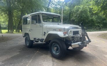 Toyota-Land-Cruiser-1970-SUV-1