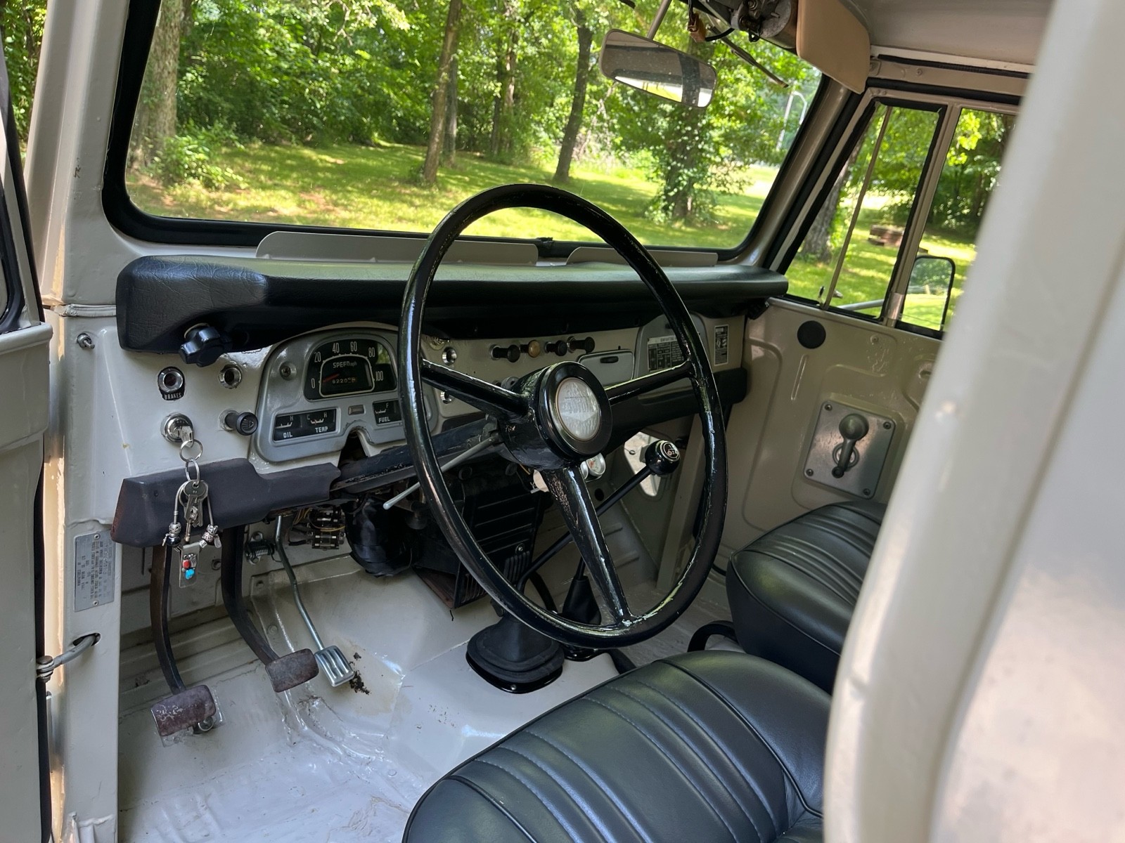 Toyota-Land-Cruiser-1970-SUV-16