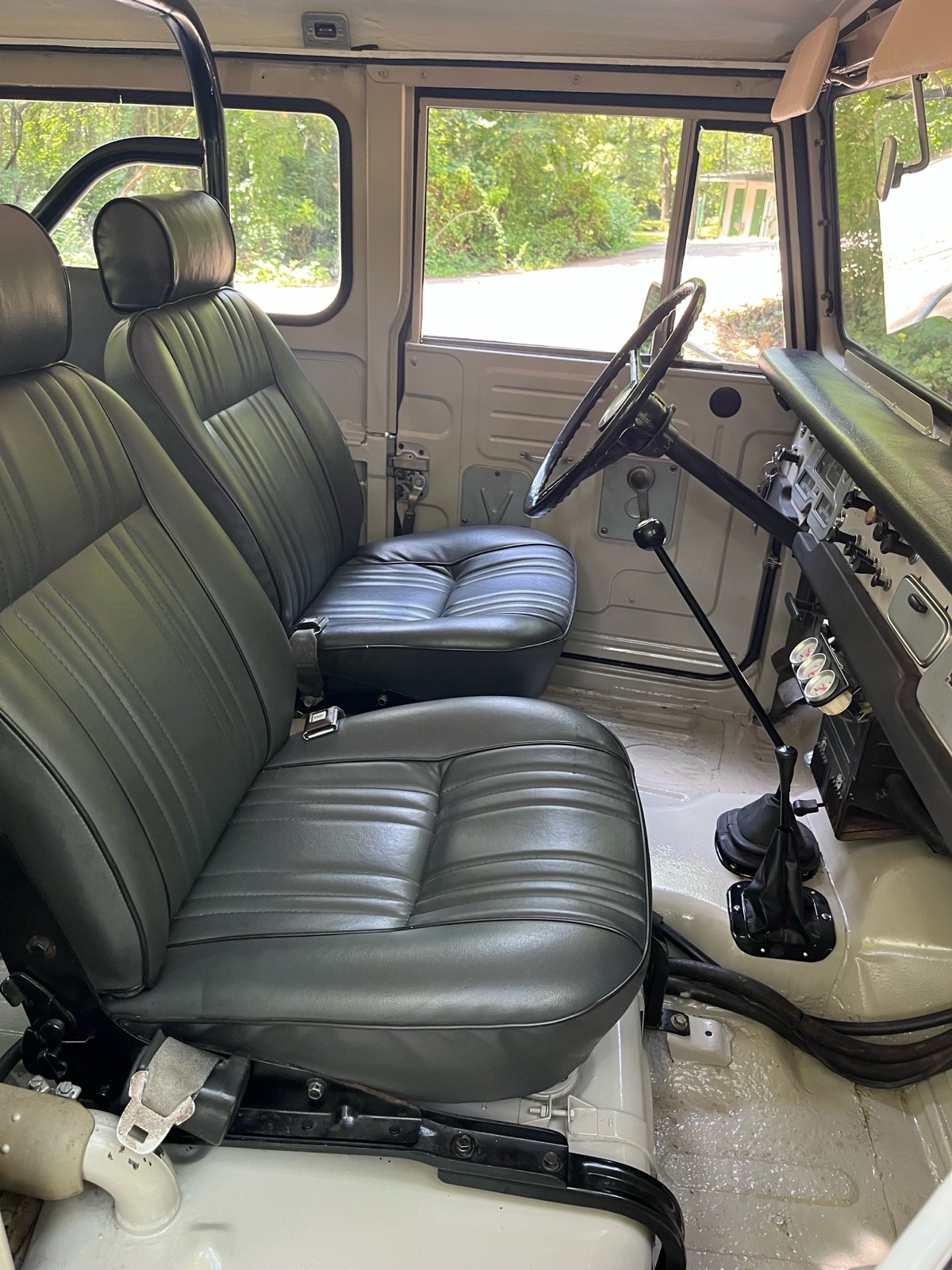 Toyota-Land-Cruiser-1970-SUV-17