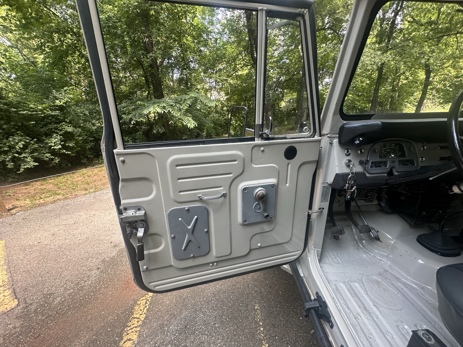 Toyota-Land-Cruiser-1970-SUV-19