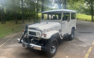 Toyota-Land-Cruiser-1970-SUV-2