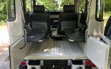 Toyota-Land-Cruiser-1970-SUV-31