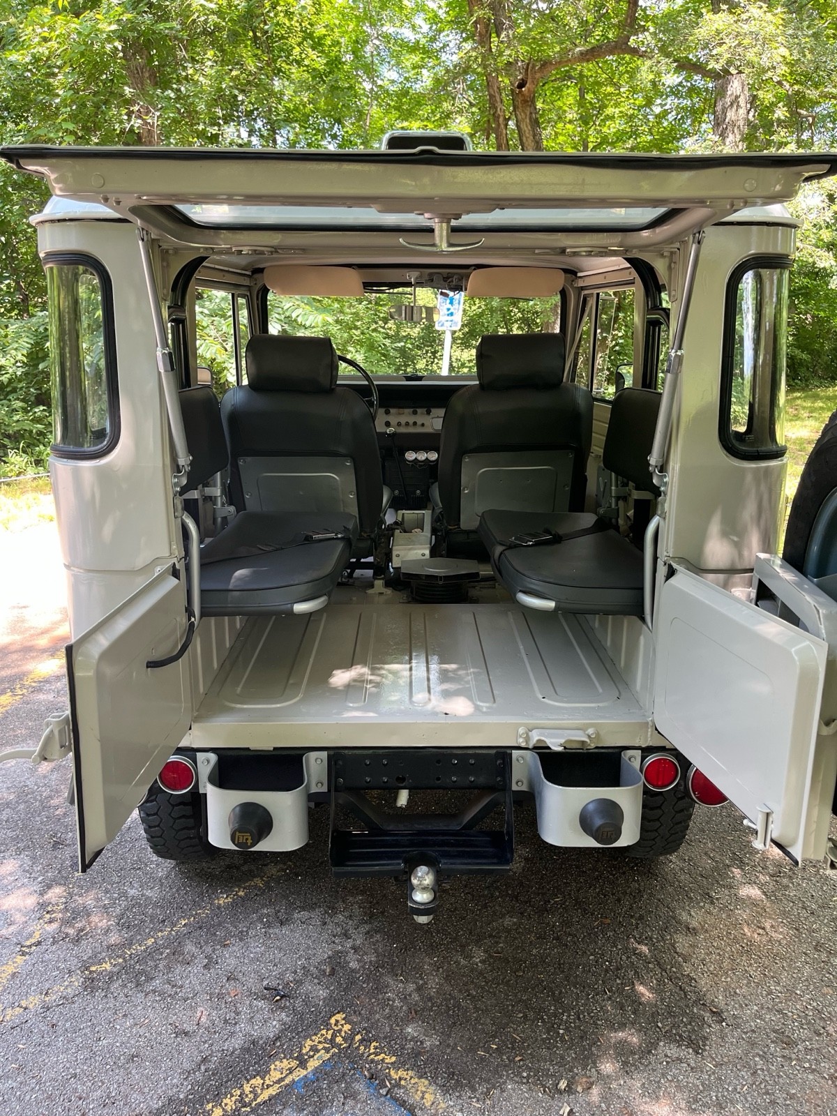 Toyota-Land-Cruiser-1970-SUV-31