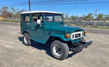 Toyota-Land-Cruiser-1977-SUV-2