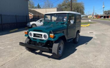 Toyota-Land-Cruiser-1977-SUV-3