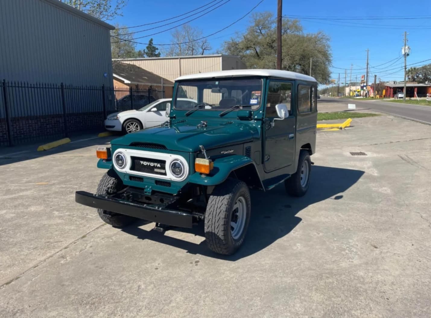 Toyota-Land-Cruiser-1977-SUV-3