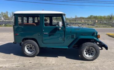 Toyota-Land-Cruiser-1977-SUV