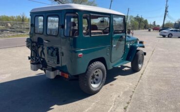Toyota-Land-Cruiser-1977-SUV-4