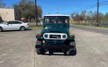 Toyota-Land-Cruiser-1977-SUV-6