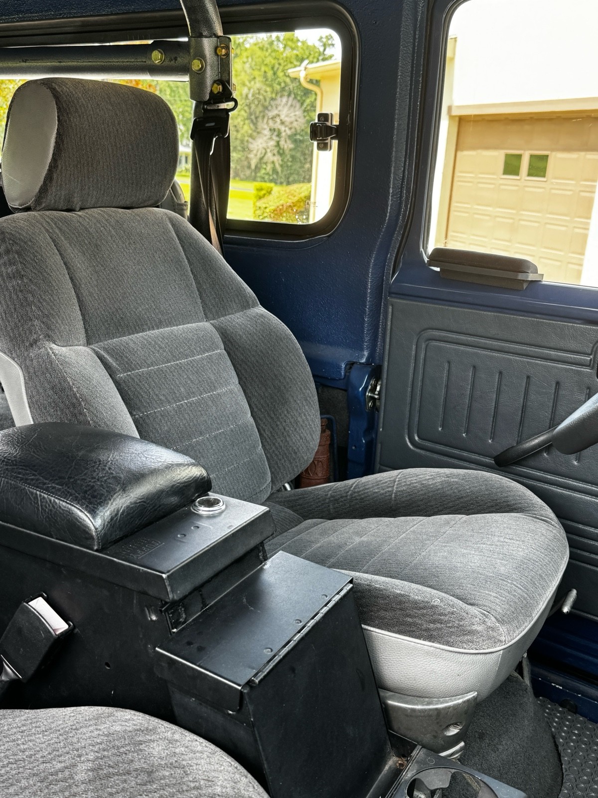 Toyota-Land-Cruiser-1979-SUV-11