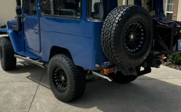 Toyota-Land-Cruiser-1979-SUV-3