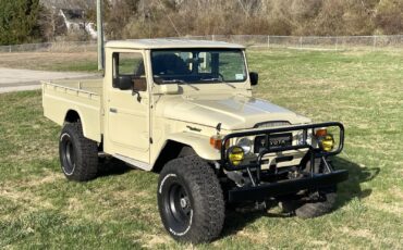 Toyota-Land-Cruiser-1982-Standard-Cab-Pickup-10