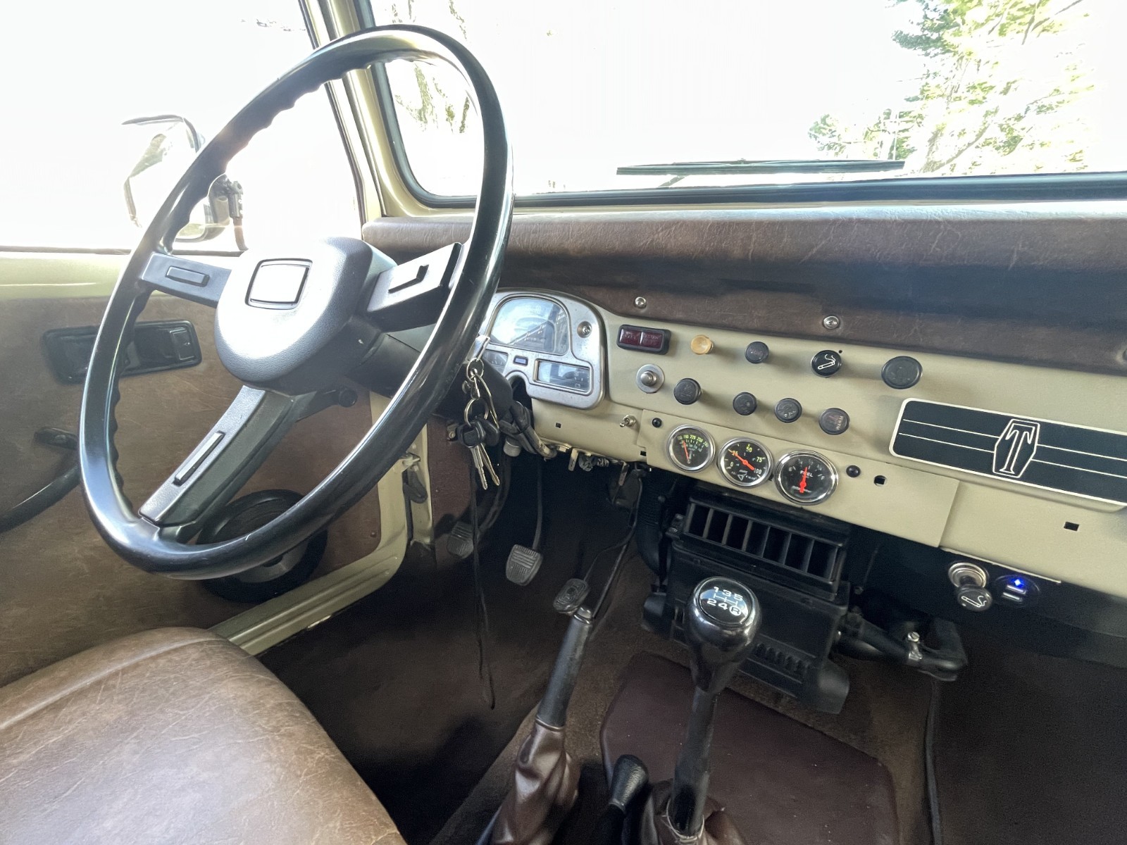 Toyota-Land-Cruiser-1982-Standard-Cab-Pickup-35
