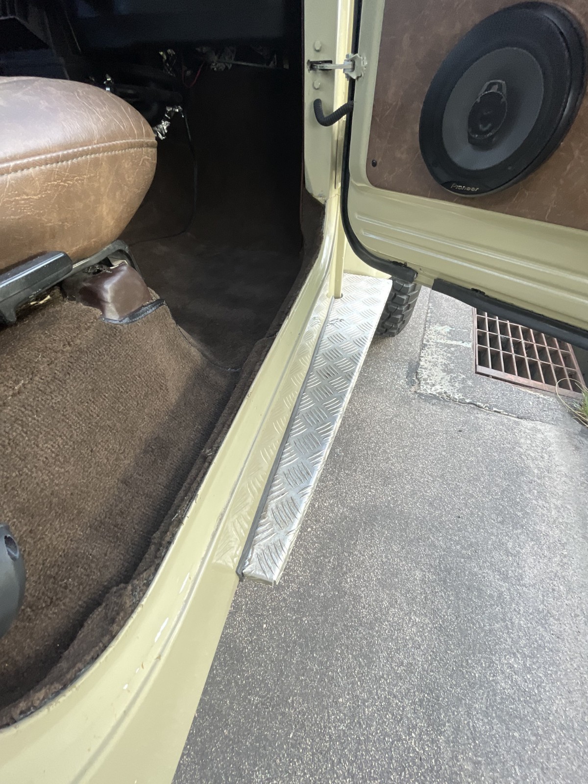Toyota-Land-Cruiser-1982-Standard-Cab-Pickup-36