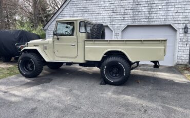 Toyota-Land-Cruiser-1982-Standard-Cab-Pickup-6