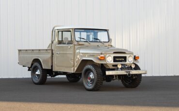 Toyota-Land-Cruiser-1984-Crew-Cab-Pickup-1