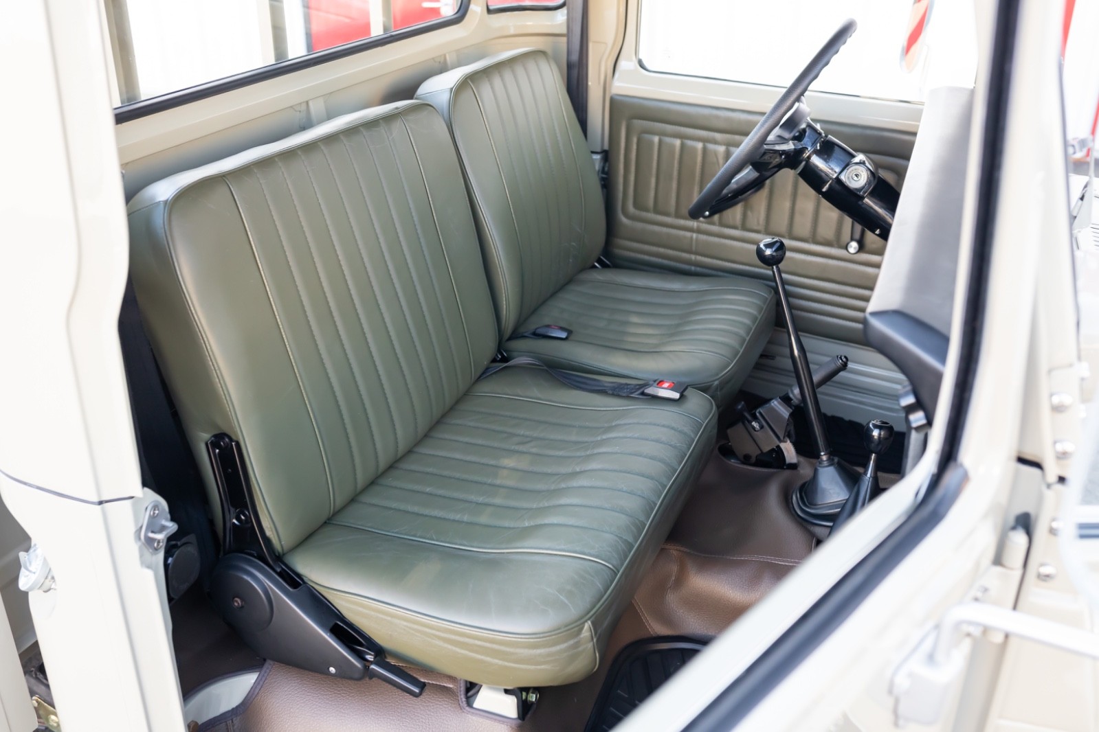 Toyota-Land-Cruiser-1984-Crew-Cab-Pickup-14