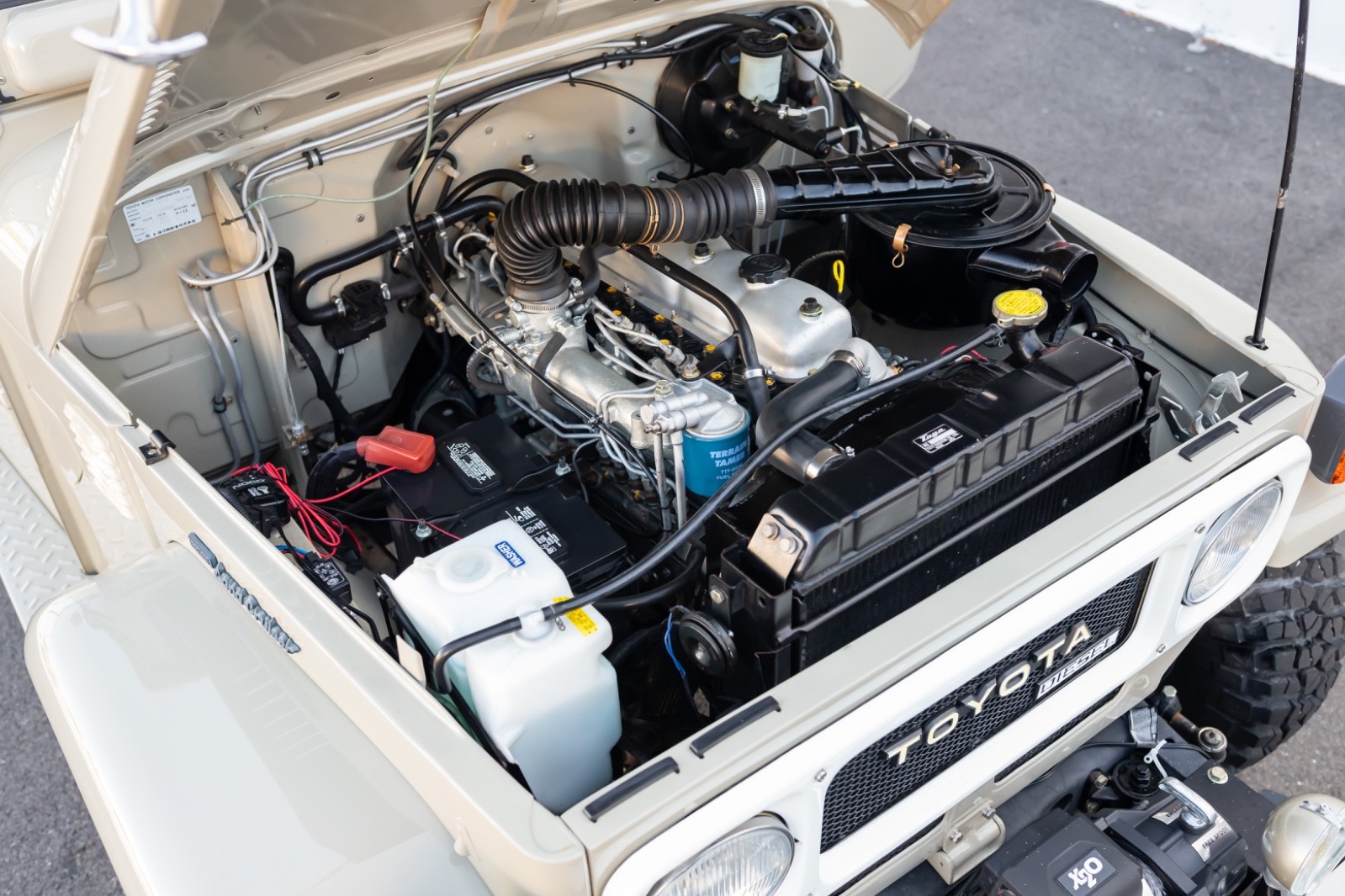 Toyota-Land-Cruiser-1984-Crew-Cab-Pickup-15