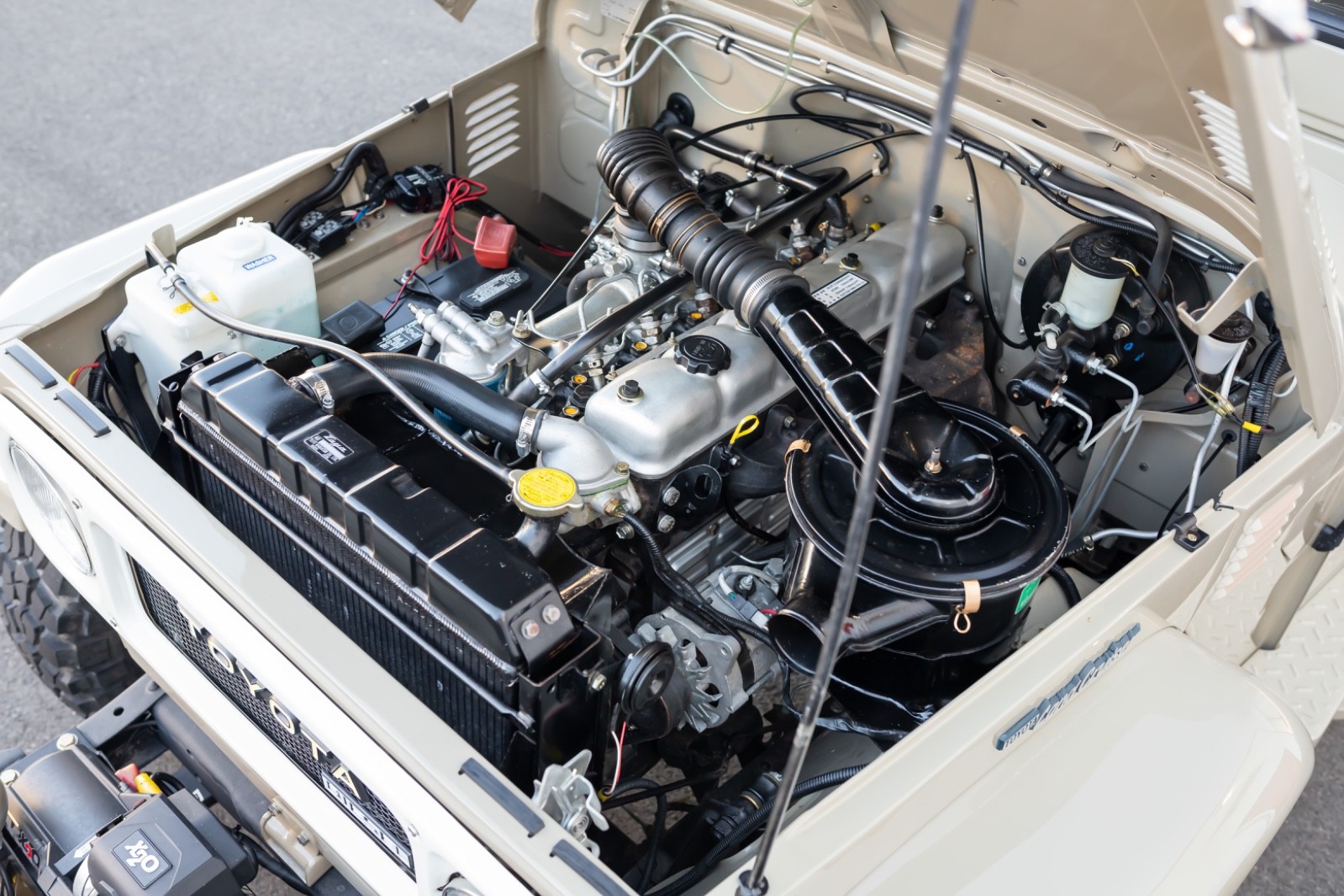 Toyota-Land-Cruiser-1984-Crew-Cab-Pickup-16