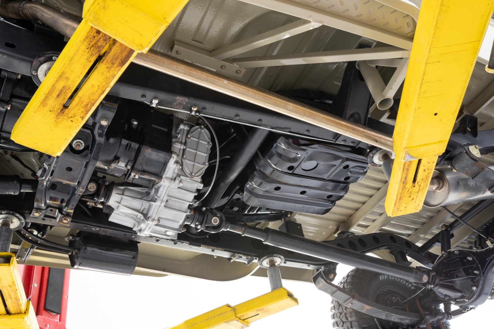 Toyota-Land-Cruiser-1984-Crew-Cab-Pickup-19