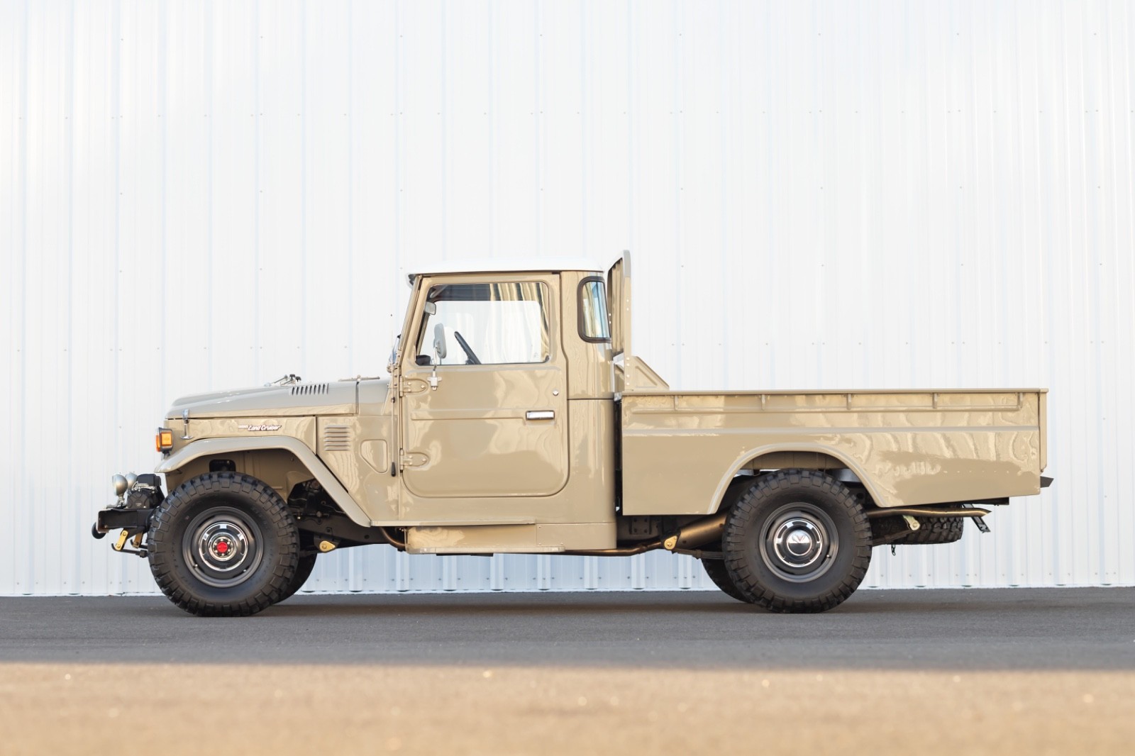 Toyota-Land-Cruiser-1984-Crew-Cab-Pickup-3