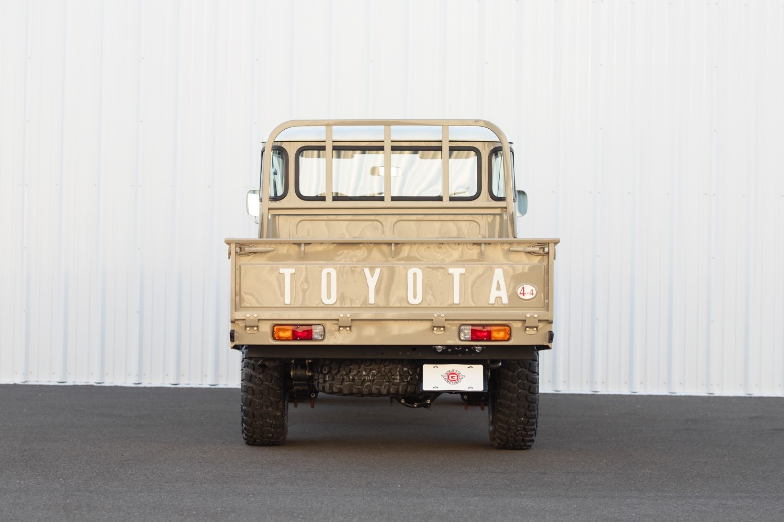 Toyota-Land-Cruiser-1984-Crew-Cab-Pickup-5