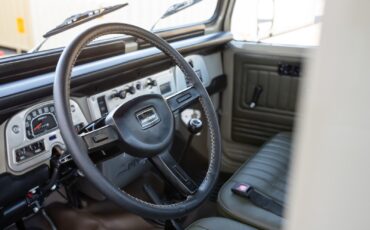 Toyota-Land-Cruiser-1984-Crew-Cab-Pickup-8