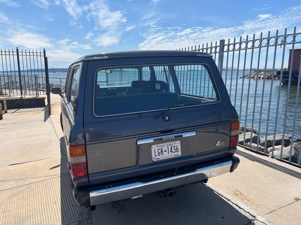Toyota-Land-Cruiser-1987-SUV-3