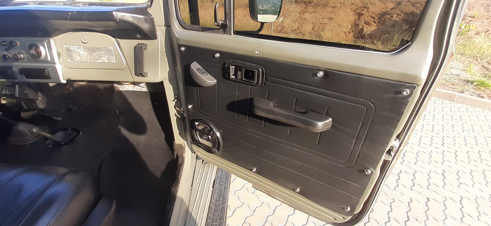 Toyota-Land-Cruiser-1990-Utility-16