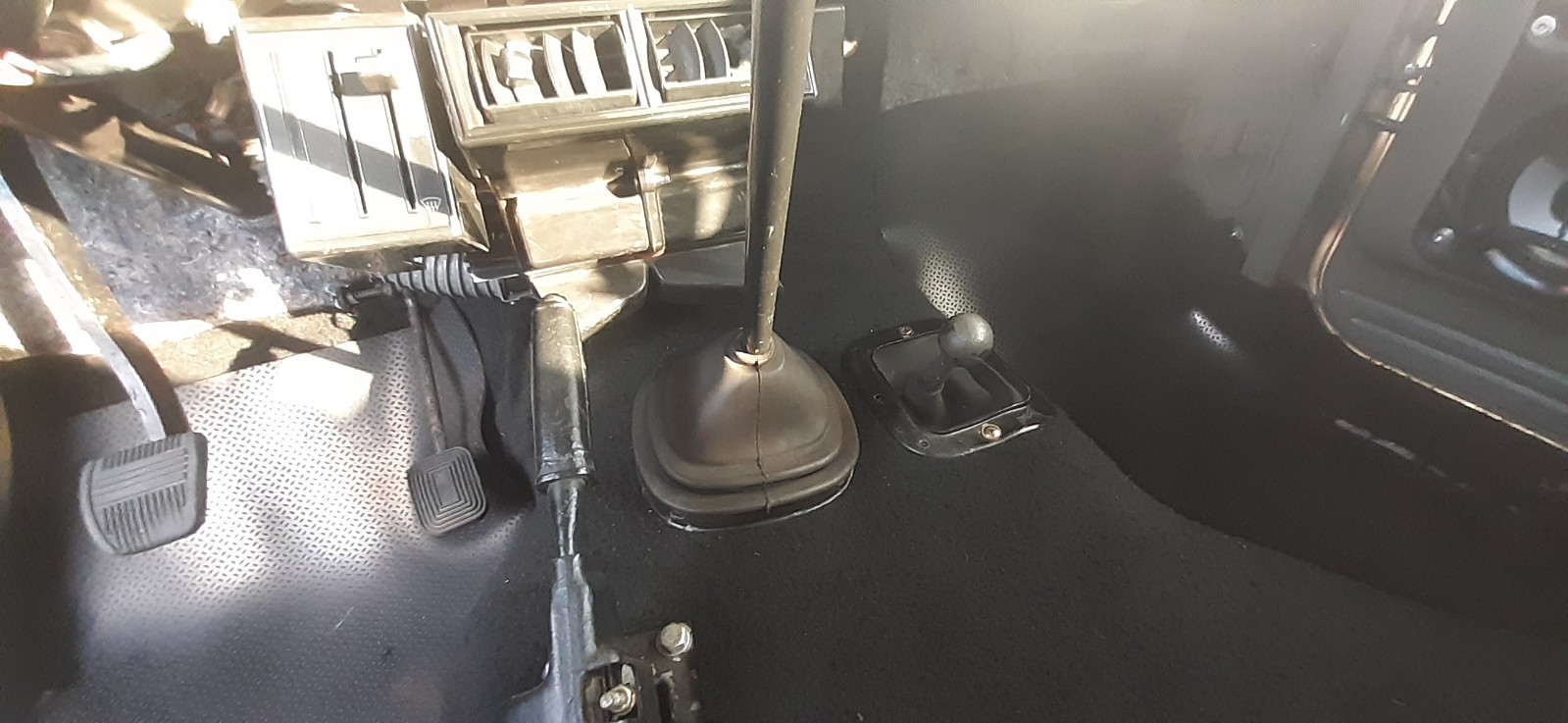 Toyota-Land-Cruiser-1990-Utility-24
